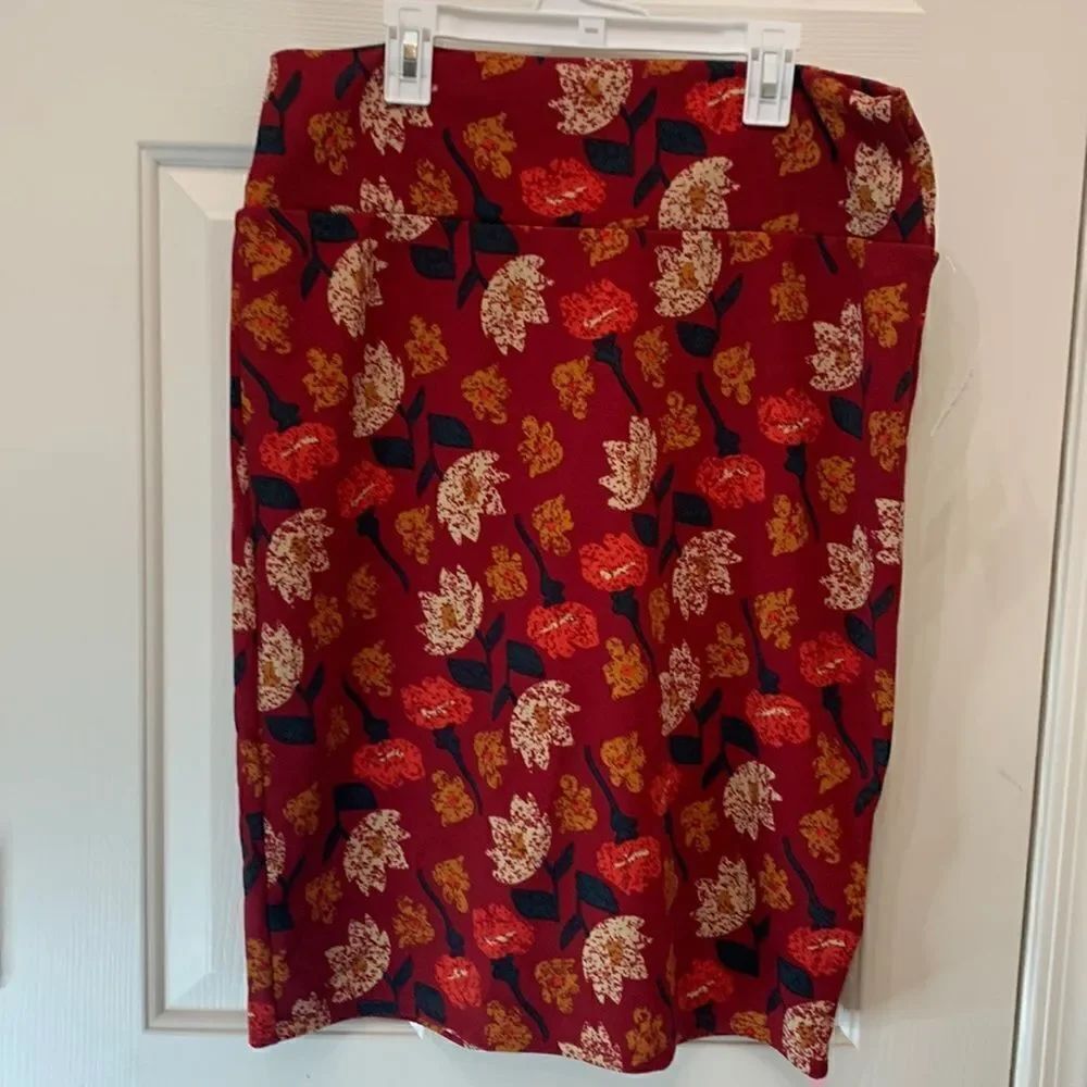 LuLaRoe Cassie XL MIDI Skirt Red Black Gold Beige Woman’s Skirt
